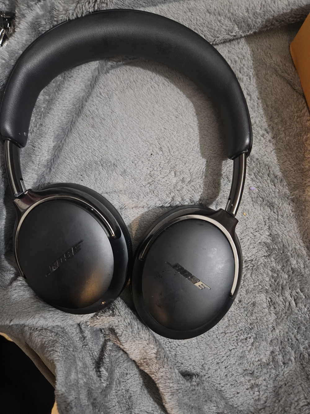 Bose Black Over-Ear Wireless Headphones